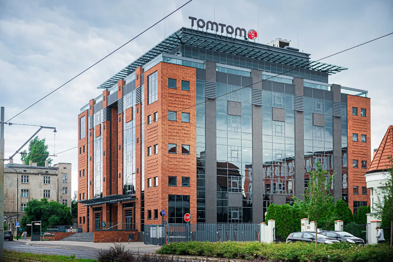 TomTom — edificio per uffici — realizzazione BUDVAR