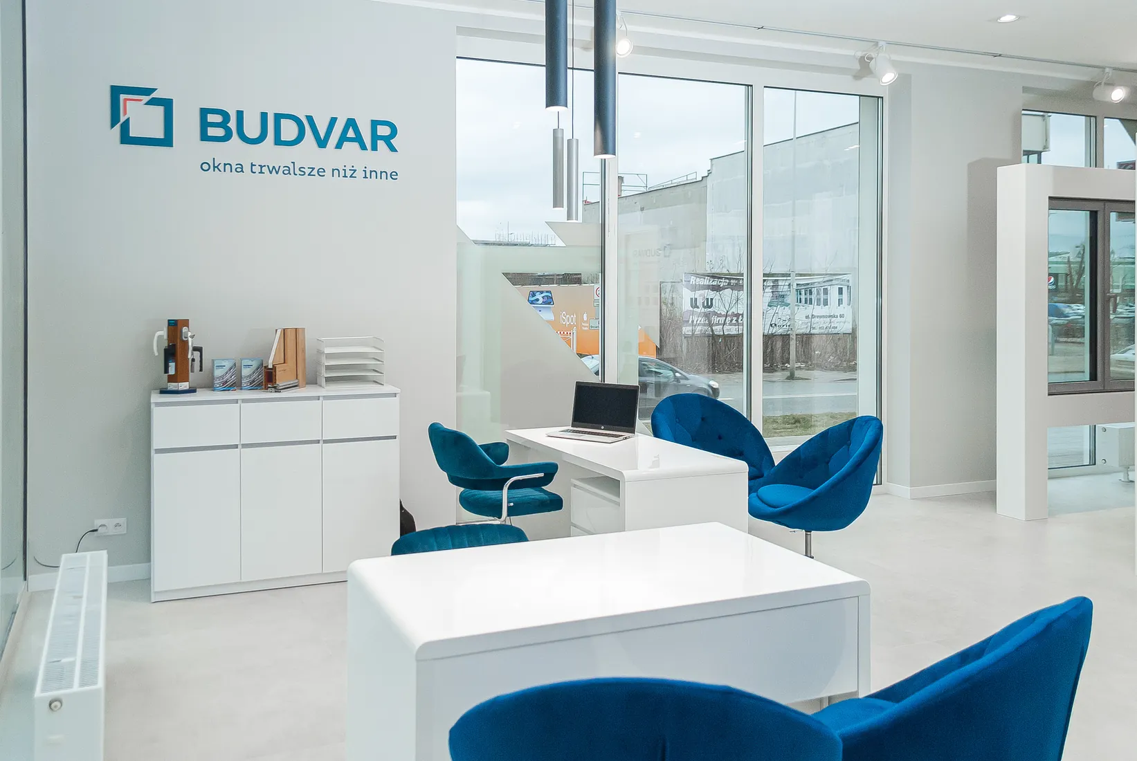 Postazioni dei consulenti — Salon Budvar Łódź