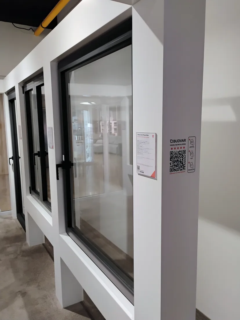 Finestra antracite da vicino — Salon BUDVAR Poznań – Galeria Arkada