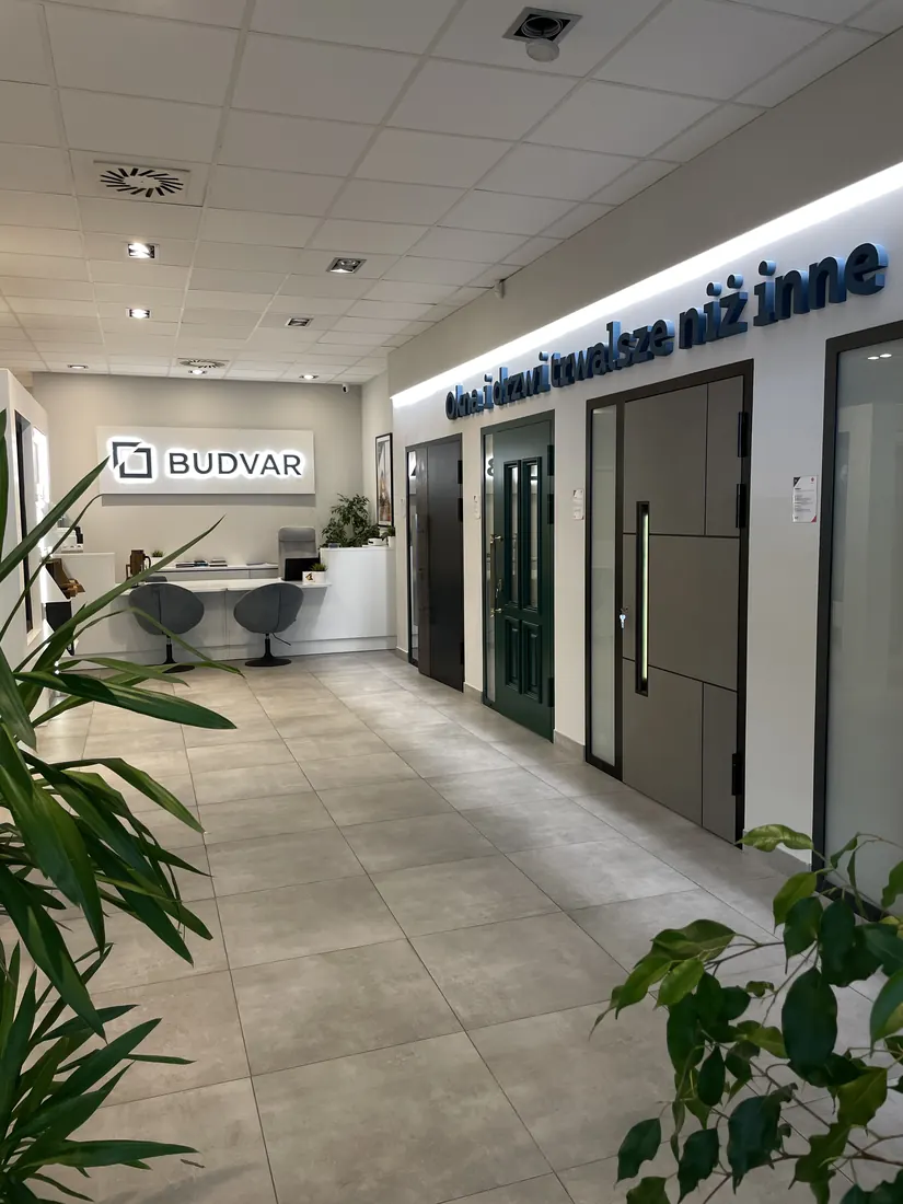 La galleria delle porte d’ingresso — Salon Budvar Warszawa